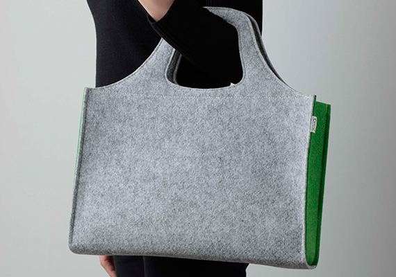 [ size: 420*400*90 | material: PP | color: black, green, pink| brand: Central ]<br>Photographed by Tomoharu NISHIMURA