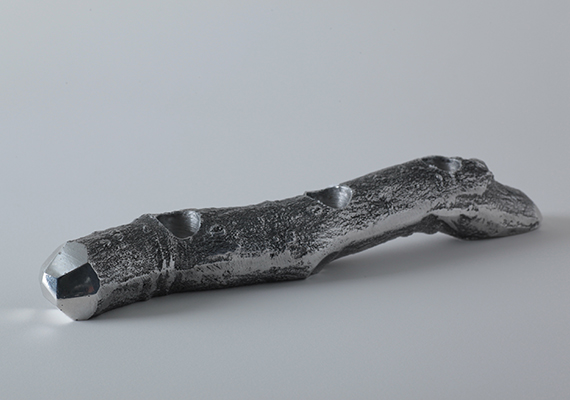 [ size: 50*290*55 | material: recicled Aluminum | Brand: BridgE new experimental product design ]<br>Photographed by Tomoharu NISHIMURA 